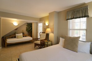 5 bedrooms, iron/ironing board, internet, bed sheets - Beautiful home located on the South End of Tybee Island! (Tybee Island)