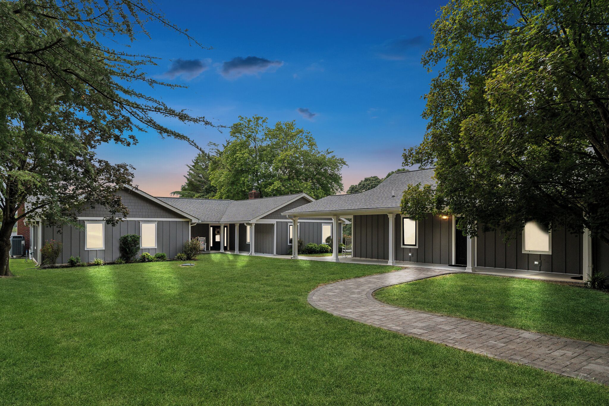 Amazing water views, hot tub, fishing, swimming, sunbathing, and private dock!