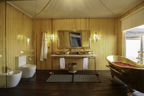 Rabat La Royale | Bagno | Accappatoio, pantofole, asciugamani, sapone