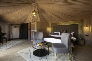 Tente Deluxe | Coffres-forts dans les chambres, Wi-Fi gratuit, draps fournis