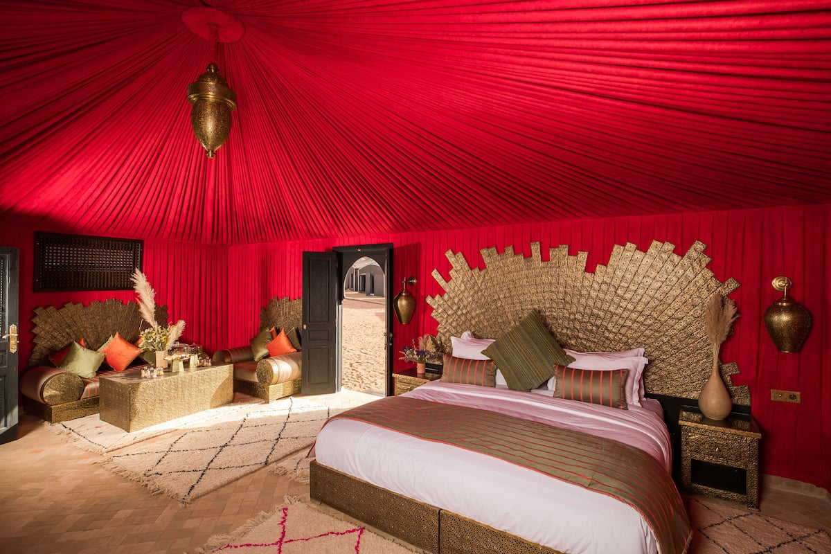 Prestige Tent with shower | In-room safe, free WiFi, bed sheets