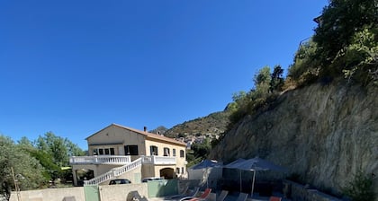 Pietralba apartment with pool / 15mn SEA