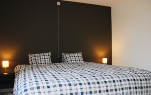 5 Schlafzimmer, Bügeleisen/Bügelbrett, kostenloses WLAN, Bettwäsche