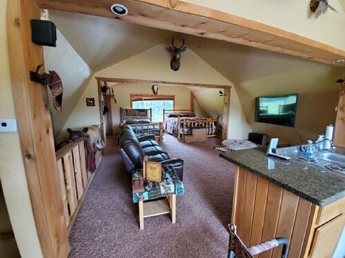 Carsner tree farm (CTF) barn loft stay