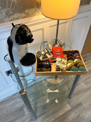 Luxury Apartment, Private Bathroom (Studio) | Room amenity