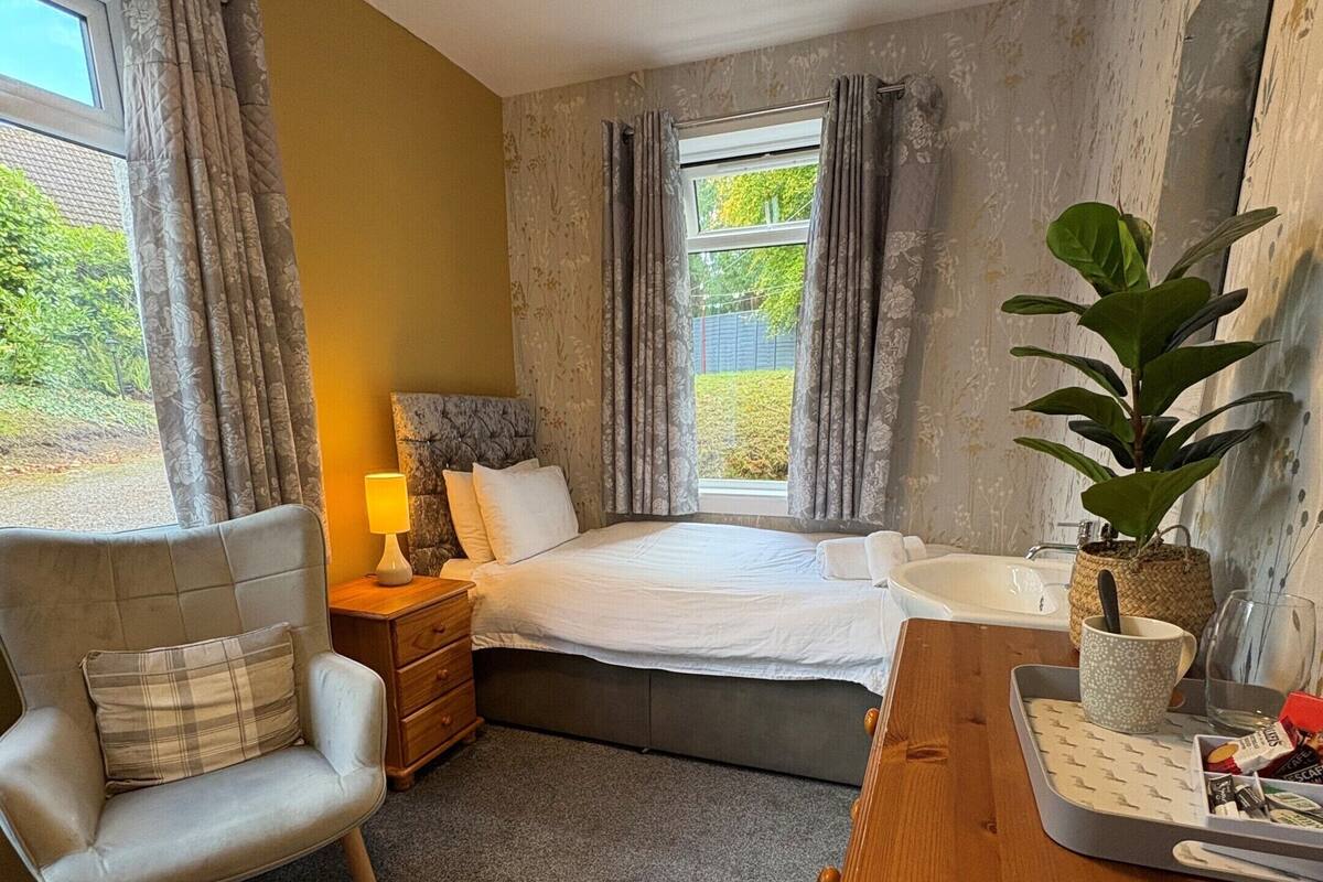 Basic Single Room, Shared Bathroom