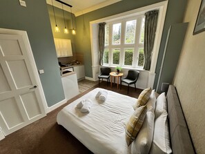 Panoramic Studio, Private Bathroom - Rossal House Apartments (Inverness)