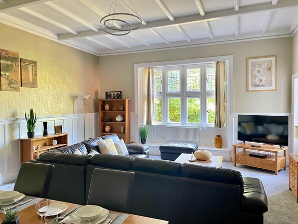 Luxury Apartment, Private Bathroom | Interior