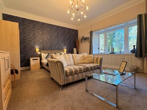 Luxury Apartment, Private Bathroom (Studio) | Interior - Rossal House Apartments (Inverness)