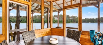 Lake Front - Hot Tub - Great Views - Fire Pit - Kayaks - Holly Lake Ranch