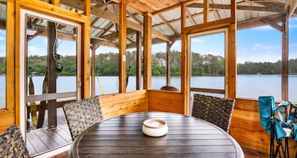 Lake Front - Hot Tub - Great Views - Fire Pit - Kayaks - Holly Lake Ranch