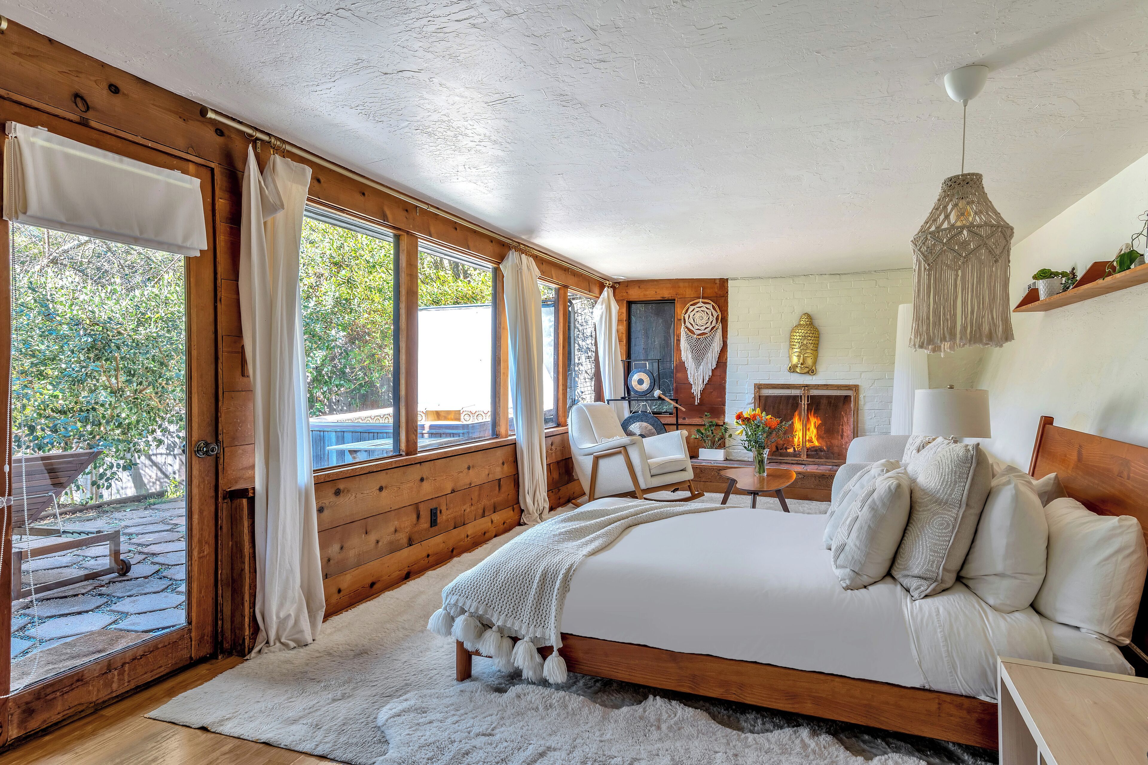 1 多间卧室、办公桌、免费 WiFi