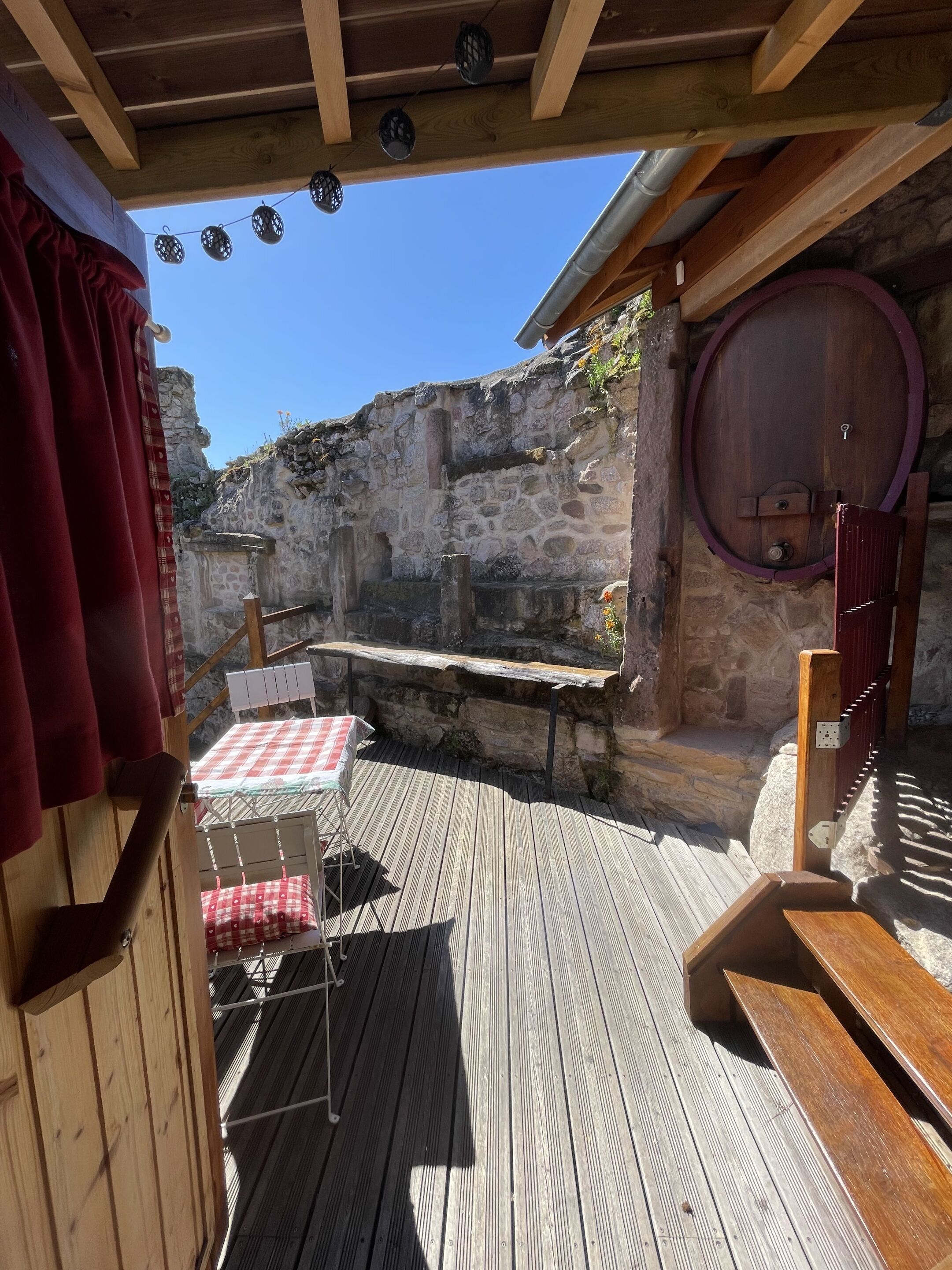 Mobile Exclusive-Unterkunft, eigenes Bad (Dormir dans un tonneau ) | Aussenbereich