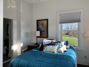 4 slaapkamers, een bureau, een strijkplank/strijkijzer, wifi