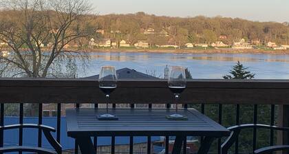 Mississippi River Views and Downtown LeClaire all in one!
