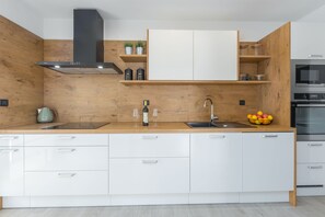 Fridge, microwave, oven, dishwasher