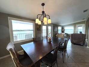Dining - Lake Jordan Rental (Wetumpka)