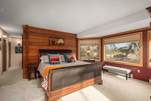 6 chambres, bureau, fer et planche à repasser, lit de bébé portatif