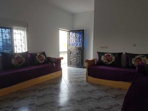 Brand New Fully Remodeled clean Apt#2 W/Sea View