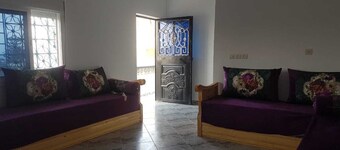 Brand New Fully Remodeled clean Apt#2 W/Sea View