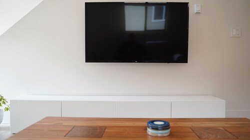 Kitsilano Loft w/Sunny deck Parking by the Beach