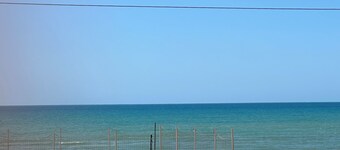 House facing the sea