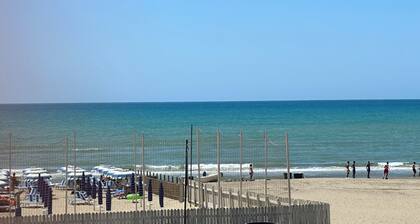 House facing the sea
