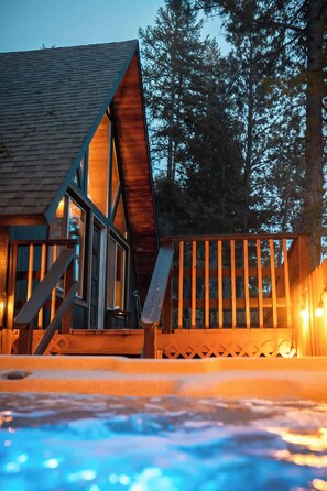 Terrace/patio - Classic A-frame - Sleek Modern Interior (Whitefish)