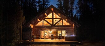 Hideaway - West Glacier Log Home – Private Hot Tub