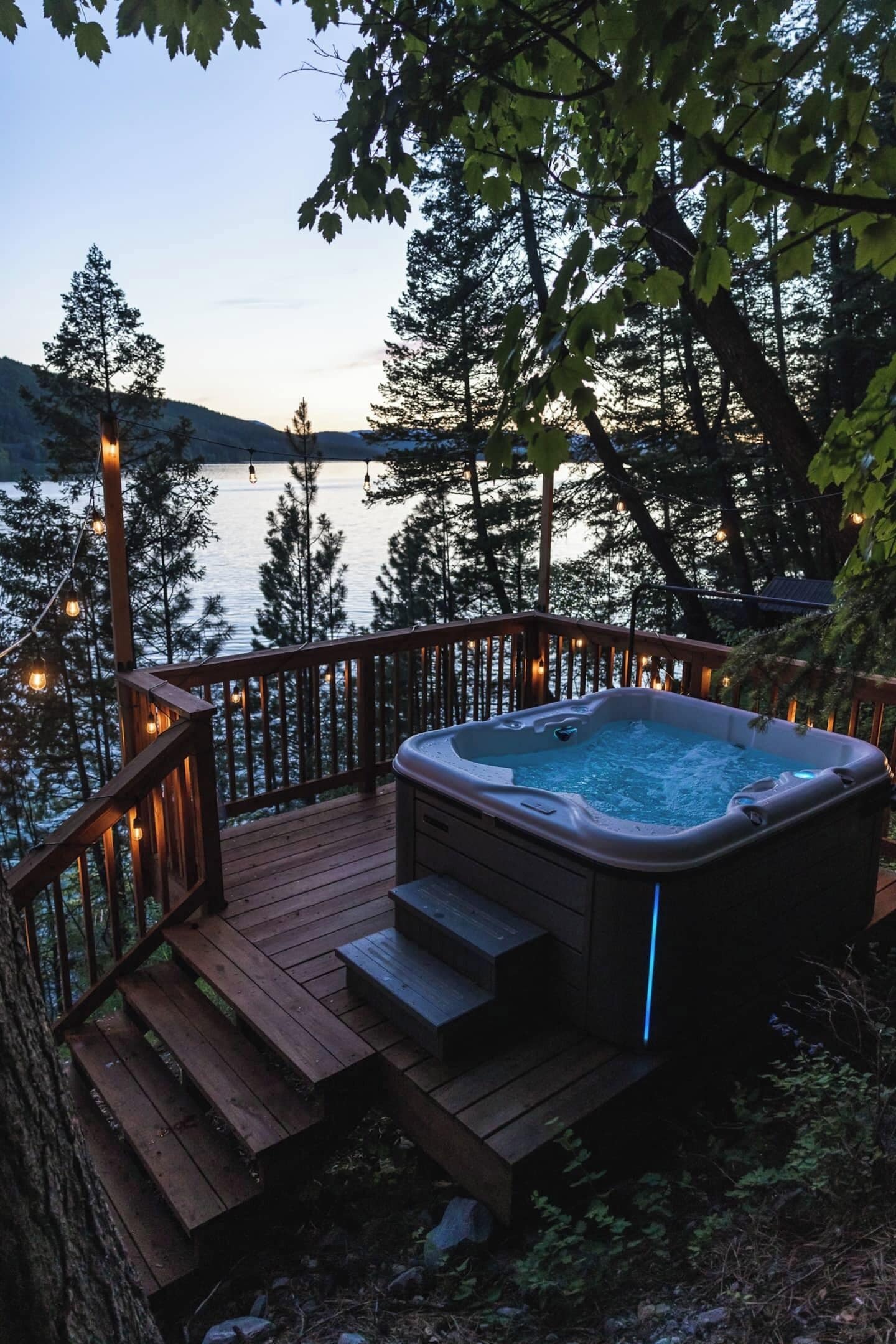 Outdoor spa tub