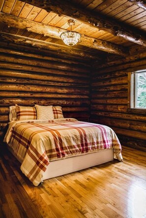 4 habitaciones, tabla de planchar con plancha y cuna de viaje