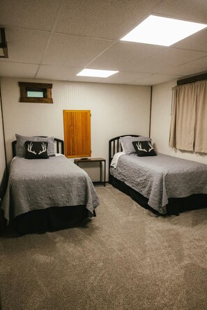 4 chambres, fer et planche à repasser, lit parapluie, Wi-Fi gratuit