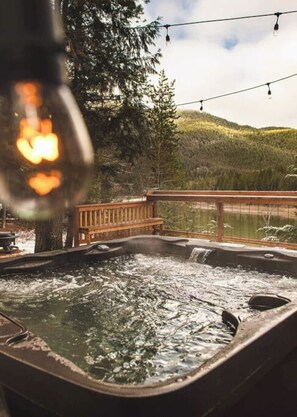Bain à remous extérieur