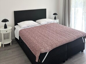 2 bedrooms, Internet, bed sheets