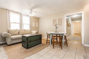 Smart TV, offices - Rustic 2 Story w/ Downtown Views & Private Parking (Kansas City)