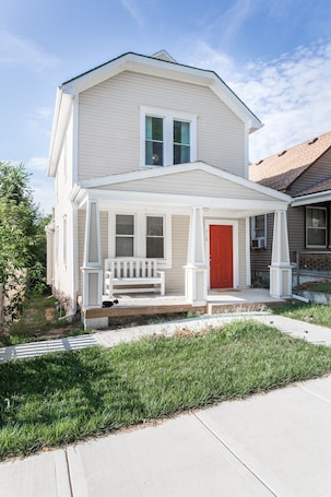 Exterior. Rustic 2 Story w/ Downtown Views & Private Parking