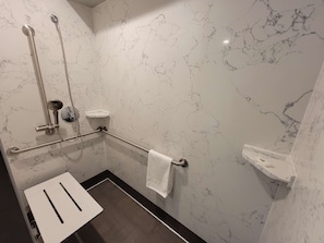 Room, 1 King Bed, Accessible, Non Smoking | Bathroom