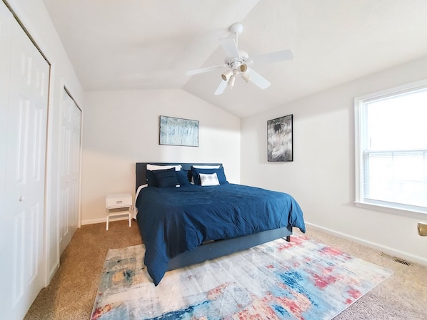 4 bedrooms, premium bedding, desk, iron/ironing board