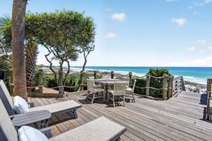 Outdoor dining - PoppyLu - Secluded Beachfront Home in Blue Mountain Beach with Private Pool & Golf Cart (Santa Rosa Beach)