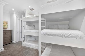5 bedrooms, free WiFi, bed sheets