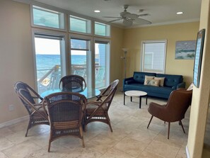 Interior - BEACHFRONT, spacious, & family-friendly (Freeport)