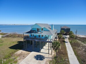 Exterior - BEACHFRONT, spacious, & family-friendly (Freeport)
