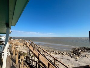 Unclassified image, 4 of 33, button