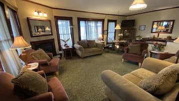 Télévision, cheminée