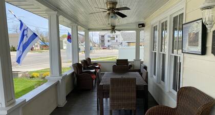 Historic Home |Perfect Strip Location |Walk to Lake |Wine Country|Grill&Firepit|