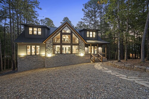 Lux Cabin Private Pond Cust Playset 1 Mile to Lake Cvrd Deck+Entmt Amenities