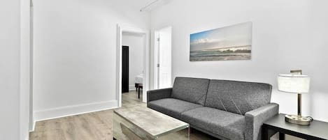 Televisio, Netflix, suoratoistopalvelut, työhuone