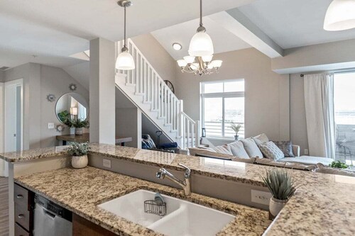 Spacious 3 BR 2 Bath Loft Condo in Grand Landing