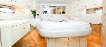 Sunseeker Renagade 60ft in Weymouth. Perfect to explore the Jurassic Coast.