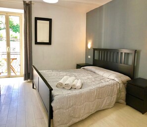 1 chambre, fer et planche à repasser, lit parapluie, Wi-Fi gratuit